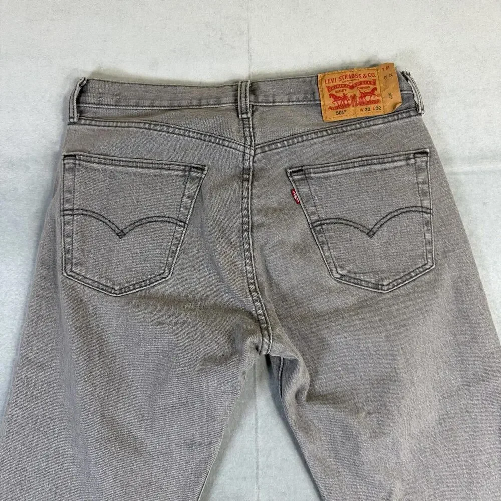 Levis 501 Jeans Mens 32x32 Gray Medium Wash Straight Leg Button Classic Denim